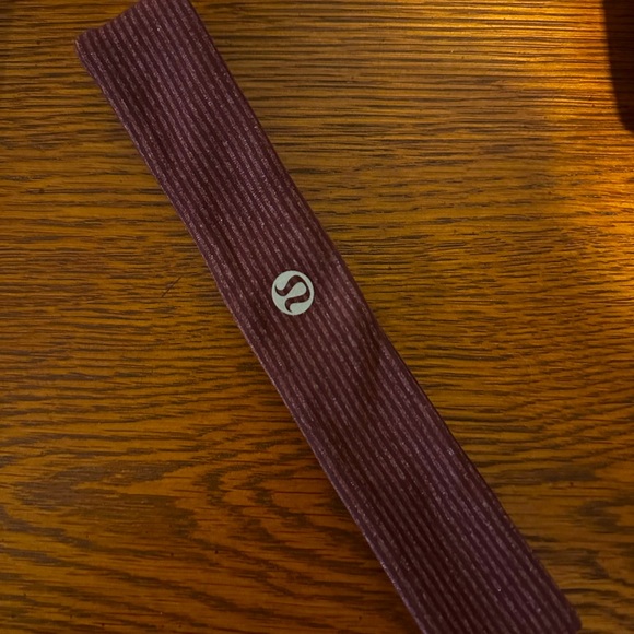 Lululemon headband - Picture 1 of 3